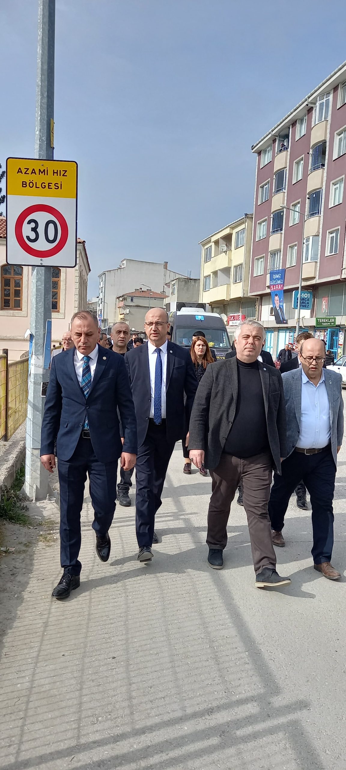 Güntay İl Başkanı ve Büyükşehir Adayı ile Pazarı ve Esnafı Gezdi