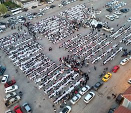 Saray 4000 Kişilik iftarda Oruç Açtı