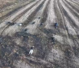 Jandarmanın kaçak göçmenleri yakalama anı dron kamerasında