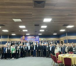 Başkan Taşyasan soydaşlarla kahvaltıda buluştu