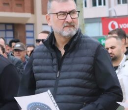 “İhanetin Karşısında, Türk Milletinin Yanındayız!”