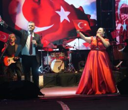 Tuğçe Kandemir Saray’ı Salladı