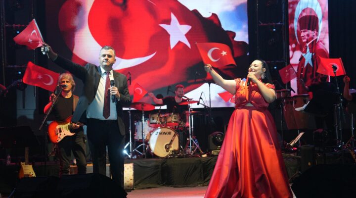 Tuğçe Kandemir Saray’ı Salladı
