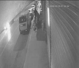 Büyükyoncalı’da Kamu Malına Zarar Veren Gençler Kameraya Yakalandı