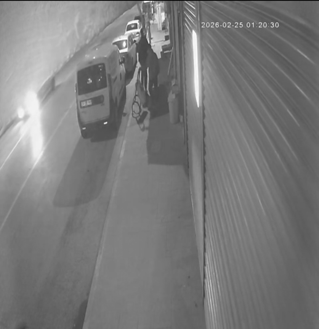 Büyükyoncalı’da Kamu Malına Zarar Veren Gençler Kameraya Yakalandı