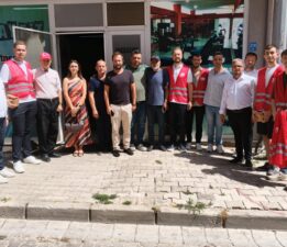 Yeni Parti Saray’da Sahaya İndi